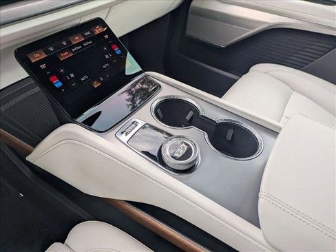 Used 2026 Cadillac Vistiq Sport image 12