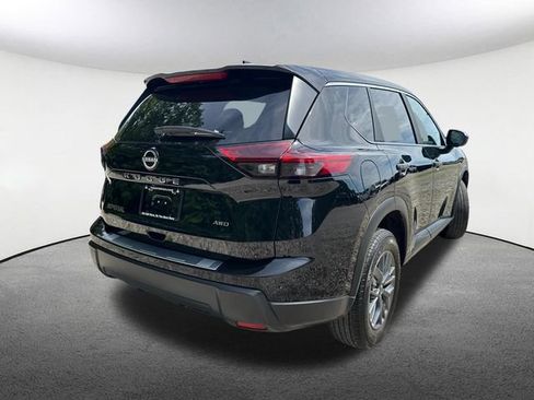 Used 2024 Nissan Rogue S AWD/4WD image 14