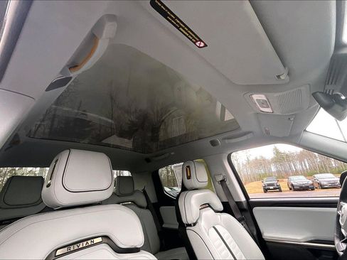 Used 2025 Rivian R1T Adventure image 17