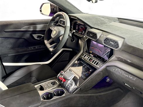 Used 2024 Lamborghini Urus Performante image 33