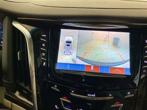 Used 2018 Cadillac Escalade Luxury image 41