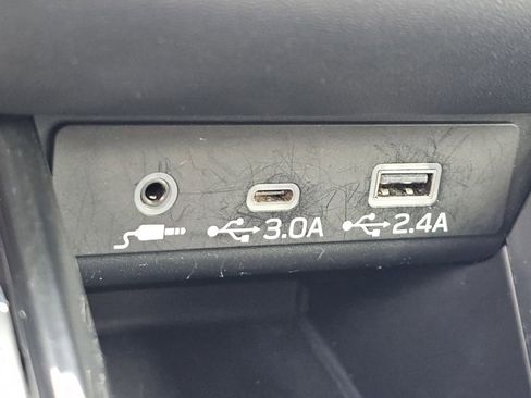 Used 2025 Subaru Outback Premium AWD/4WD image 15