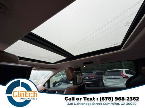 Used 2017 Chrysler Pacifica Limited FWD image 16