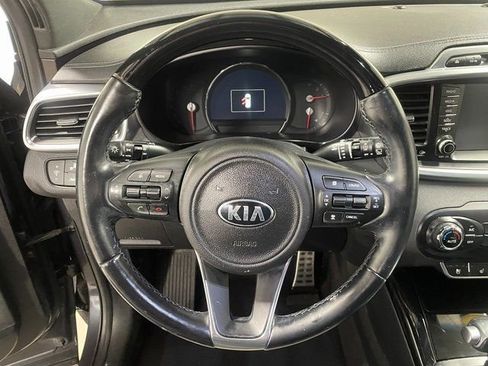 Used 2017 Kia Sorento SX image 17