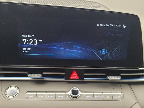 Used 2024 Hyundai Elantra SEL image 25