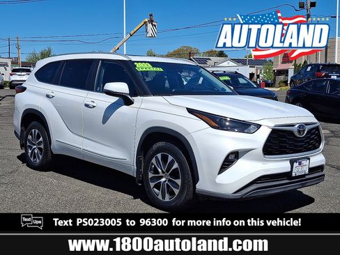 Used 2023 Toyota Highlander XLE w/ Protection Package #3 (TMS) AWD/4WD image 1