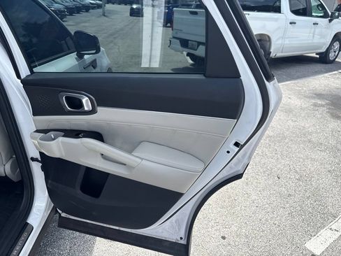 Used 2023 Kia Sorento SX FWD image 13
