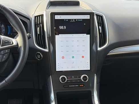 Used 2024 Ford Edge Titanium image 16