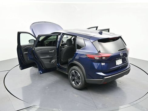 Used 2024 Nissan Rogue SV AWD/4WD image 23