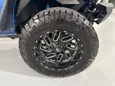 Used 2010 Jeep Wrangler Unlimited Rubicon AWD/4WD image 11