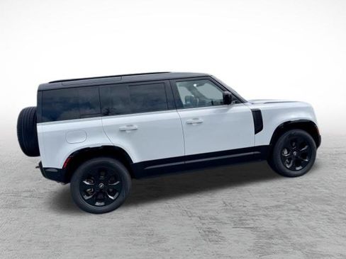 Certified 2025 Land Rover Defender 110 X-Dynamic SE AWD/4WD image 7