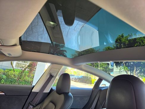 Used 2023 Tesla Model 3 Standard Range RWD image 5