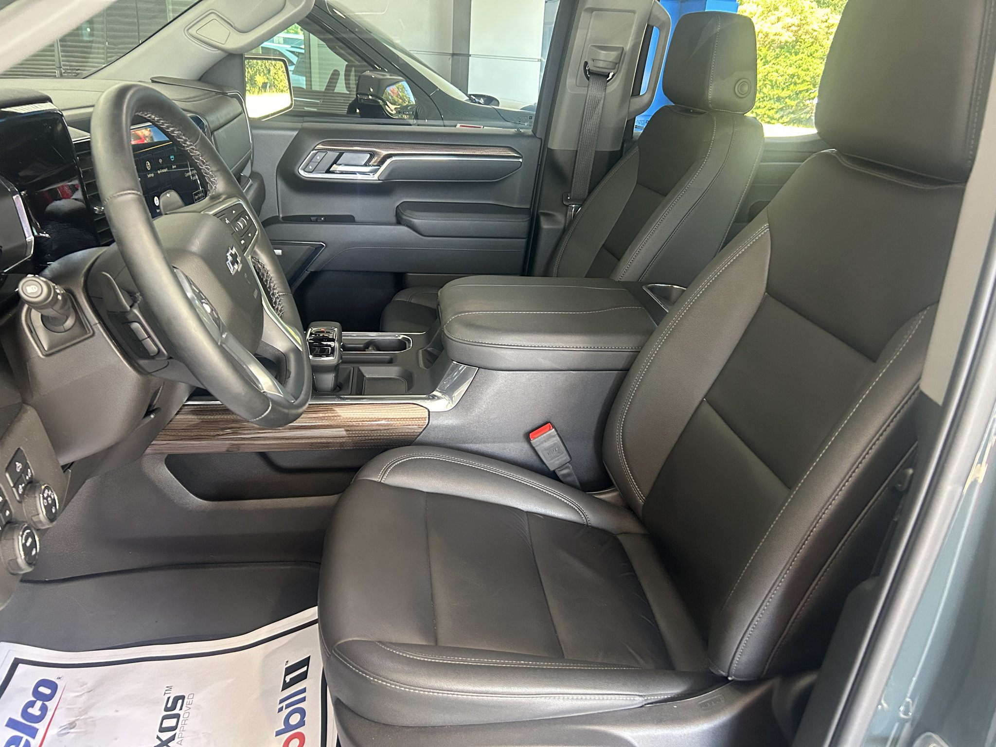 Used 2025 Chevrolet Silverado 1500 LT Trail Boss w/ Convenience Package II AWD/4WD image 16