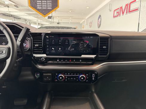 Certified 2025 GMC Sierra 2500 SLT w/ SLT Convenience Package image 21