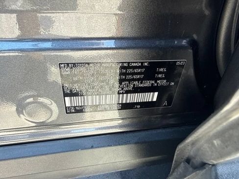 Used 2023 Toyota RAV4 LE AWD/4WD image 32