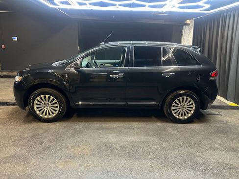 Used 2013 Lincoln MKX FWD image 4