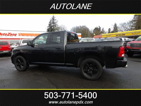 Used 2017 RAM 1500 Express w/ Black Ram 1500 Express Group image 2