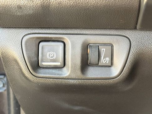 Used 2018 GMC Acadia SLT image 22