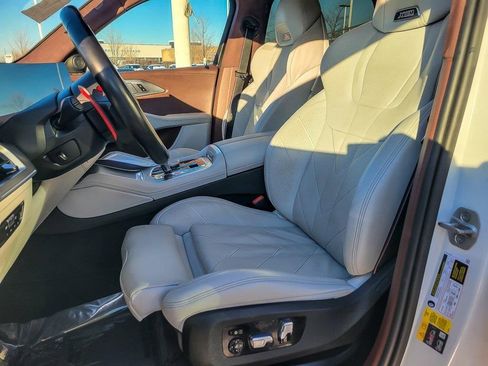 Used 2023 BMW XM image 8