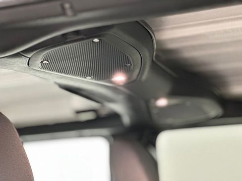 Used 2025 Jeep Wrangler Sahara image 20