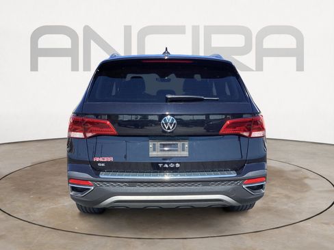 Used 2023 Volkswagen Taos SE w/ Panoramic Sunroof Package FWD image 11