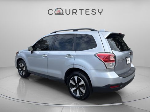 Used 2017 Subaru Forester 2.5i Premium image 5