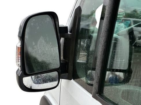 Used 2025 RAM ProMaster 2500 w/ Convenience Group FWD image 9