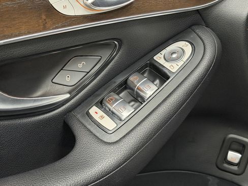 Used 2019 Mercedes-Benz GLC 300 GLC 300 image 22