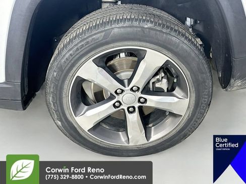 Used 2022 Jeep Grand Cherokee L Limited AWD/4WD image 38