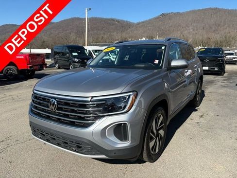 Used 2025 Volkswagen Atlas SEL image 1