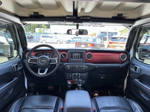Used 2018 Jeep Wrangler Unlimited Rubicon AWD/4WD image 24