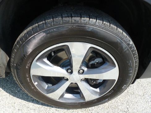 Used 2019 Jeep Cherokee Limited AWD/4WD image 40