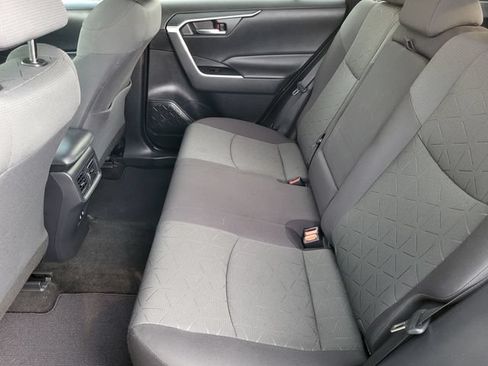 Used 2021 Toyota RAV4 XLE w/ Convenience Package FWD image 24