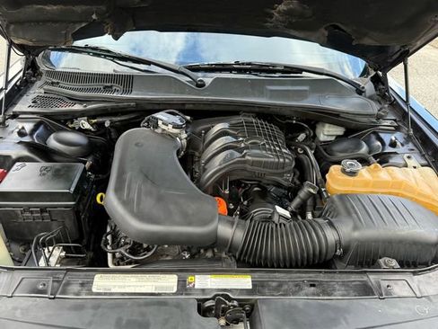 Used 2011 Dodge Challenger image 19