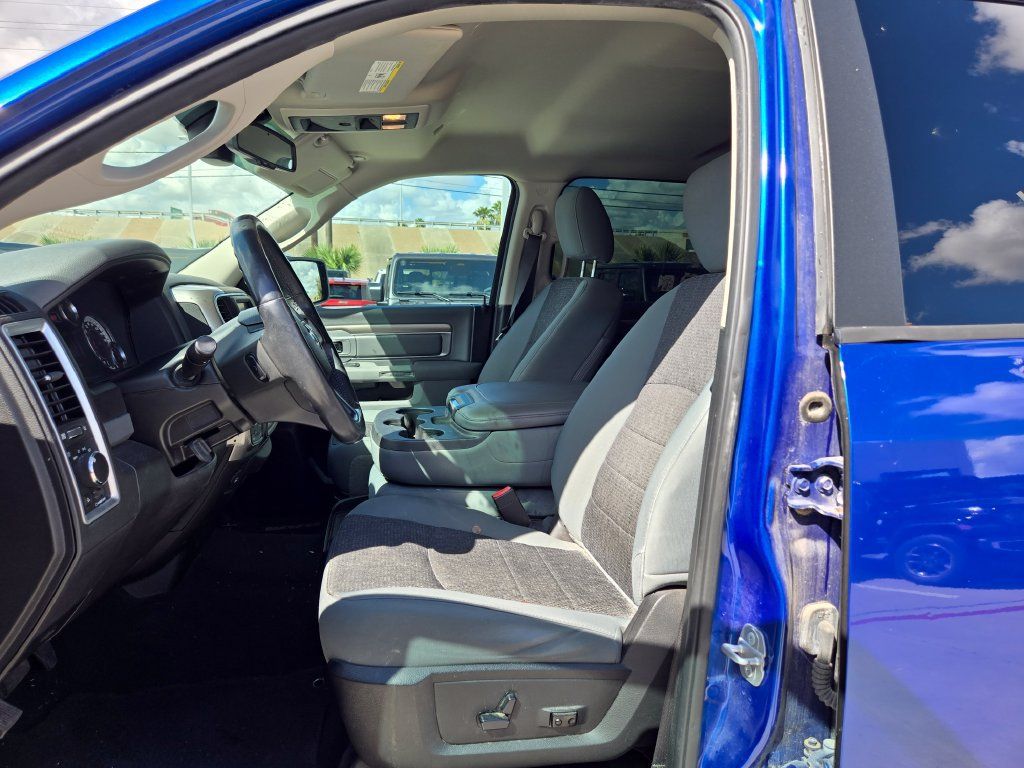 Used 2019 RAM 1500 Classic SLT w/ Luxury Group AWD/4WD image 9
