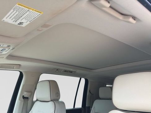Used 2022 GMC Yukon XL Denali w/ Advanced Technology Package AWD/4WD image 24