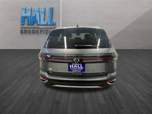 New 2025 Volkswagen Taos SE image 4