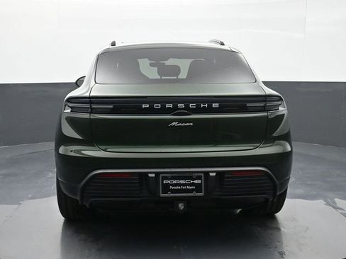 Certified 2025 Porsche Macan Electric RWD image 23