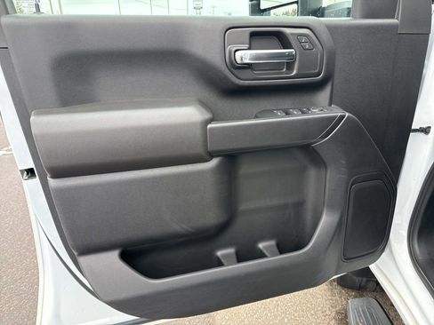 Used 2024 Chevrolet Silverado 2500 Custom w/ Custom Value Package image 9