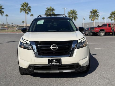 Used 2023 Nissan Pathfinder Platinum image 25