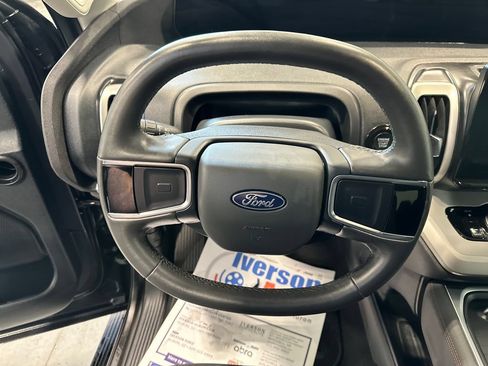 Used 2025 Ford Expedition Active AWD/4WD image 16