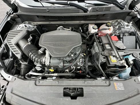 Used 2025 Cadillac XT6 Premium Luxury FWD image 27