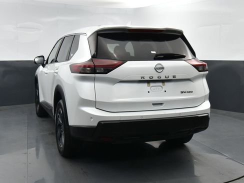 Used 2024 Nissan Rogue SV AWD/4WD image 32