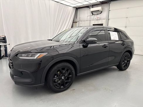 Used 2025 Honda HR-V Sport image 3