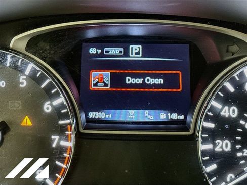 Used 2019 Nissan Pathfinder Platinum AWD/4WD image 14