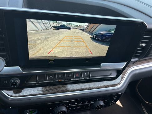 Used 2022 Chevrolet Silverado 1500 LT image 17