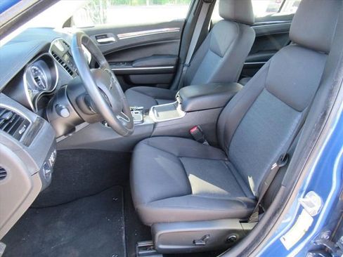 Used 2021 Chrysler 300 Touring w/ Chrome Appearance Package RWD image 16
