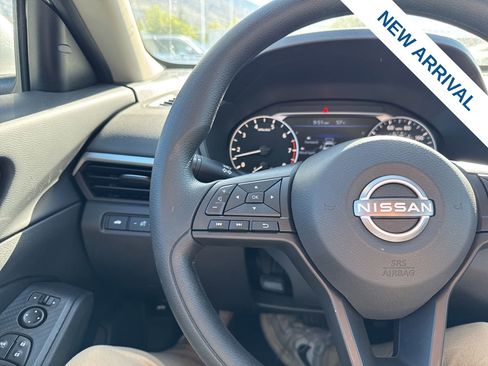 Used 2024 Nissan Altima 2.5 SV FWD image 22