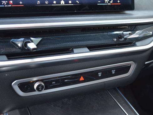 Certified 2025 BMW X5 sDrive40i w/ Premium Package image 23