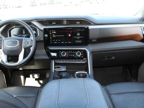 Used 2024 GMC Sierra 1500 Denali w/ Technology Package AWD/4WD image 7